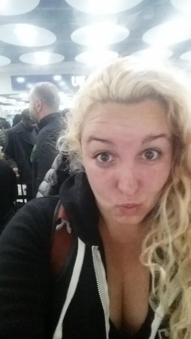 A day later... I'm in the fucking UK mate! https://t.co/VTPNyTAnC0<a href="/tag/californication"class="tags"><span>#californication</span></a><a href="/tag/valleygirl"class="tags"><span>#valleygirl</span></a><a href="/tag/californiagirl%20"class="tags"><span>#californiagirl </span></a>