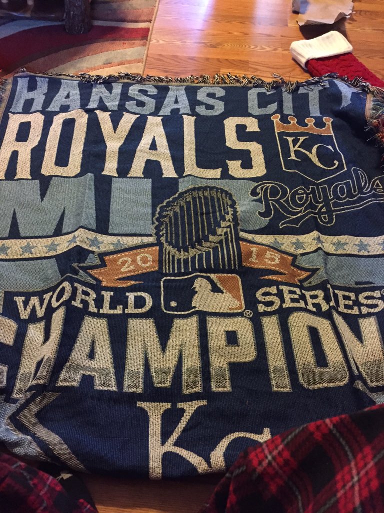 captkjm14's tweet photo. @SalvadorPerez15 @TheRealHos35 I was good and you guys won! Merry Christmas! Feliz Navidad! https://t.co/Rg8UbTHnsa