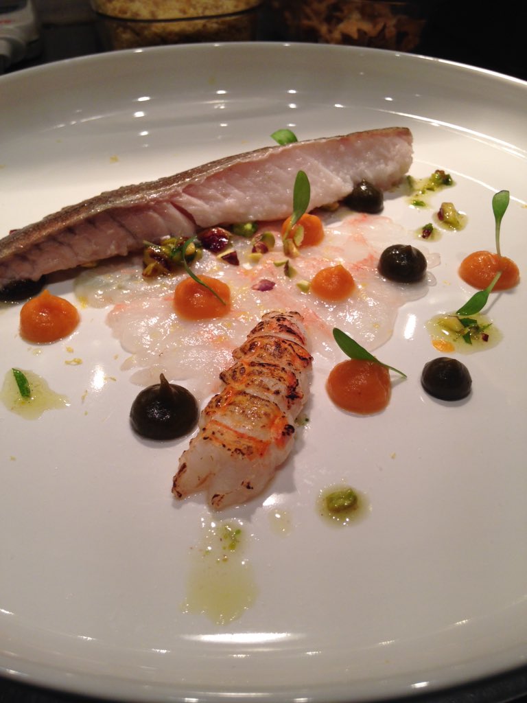 restaurantbyus's tweet image. Fijne feestdagen en een gelukkig en gezond 2016