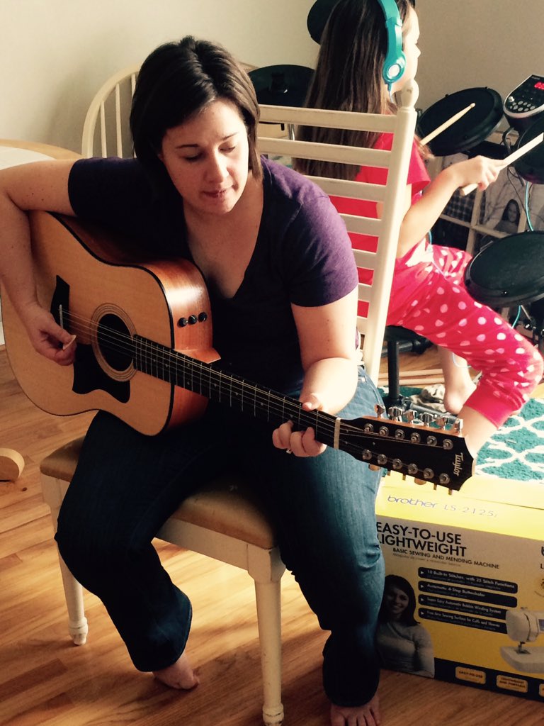 jonsleddwhite's tweet photo. @LisaRaeWhite playing a new gift.  #itsnothers  #itsmydads https://t.co/hmCyYrsvkZ