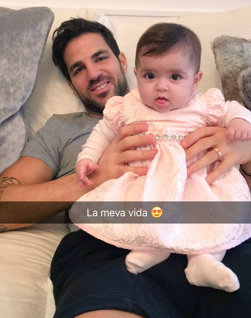 Foto que Cesc postou em seu snapchat hoje 👼💕🎄 Capri está cada dia mais linda!