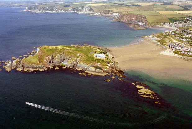 WMNNews's tweet photo. £104 million festive boost for Devon tourism | Western Morning News https://t.co/AGYfh9Dq16 https://t.co/S2huKOgzQ7