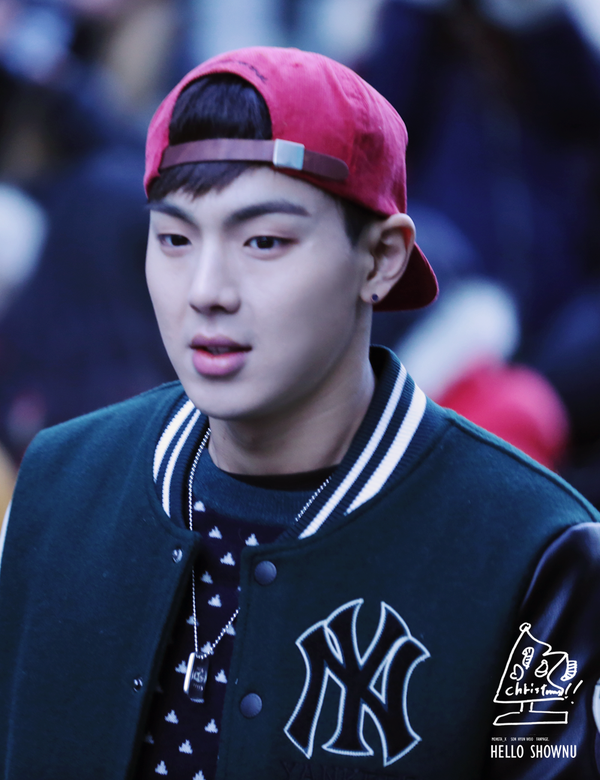 MONSTA__X2015's tweet photo. [PIC] 151225 #MONSTA_X #Shownu - Music Bank Xmas Special [CR: helloshownu &amp; newshow0618]

#GetWellKyun https://t.co/JwuF0SMiwk