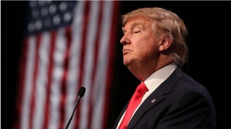 Donald Trump is in South Florida for the holidays. #local10 bit.ly/1MzgrYv?utm_me… https://t.co/W9k4OEnMcP