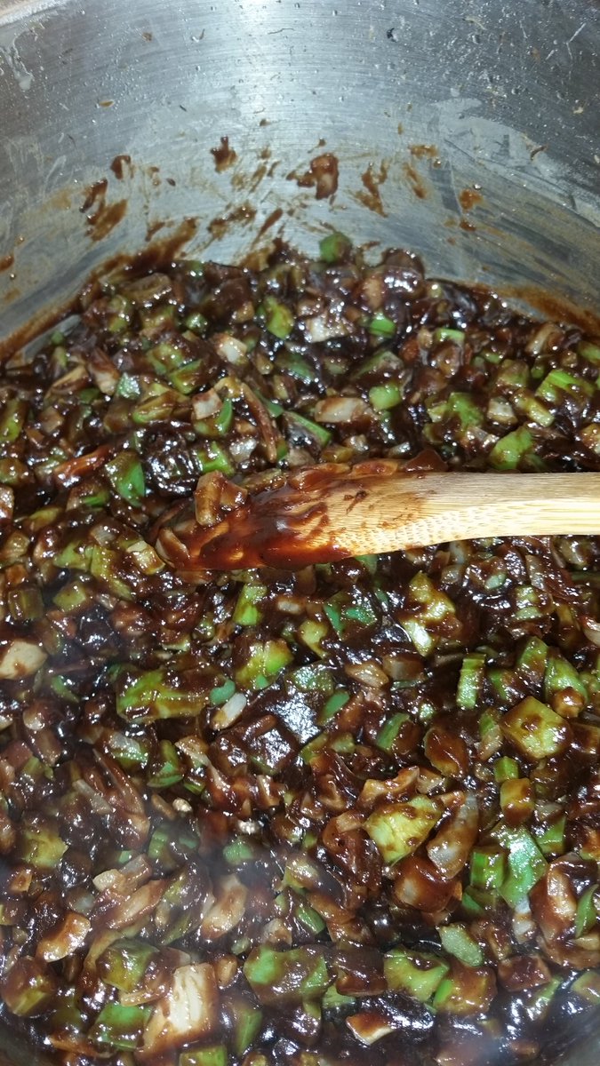 BillyGomila's tweet image. Hey its red-ish and green...#FirstYouMakeARoux