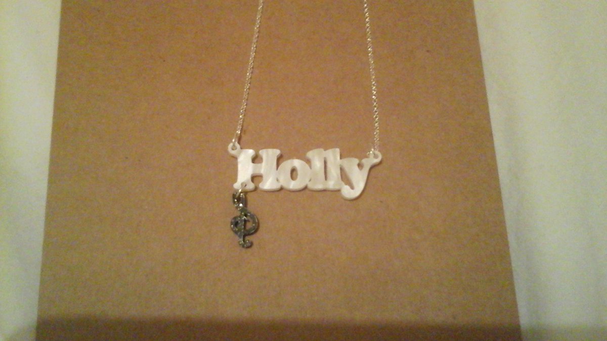 lifeofholly's tweet photo. @tattydevine Help! My treble clef is on backwards! What do I do? #xmas #abitOCD https://t.co/iHDAvHgsCH