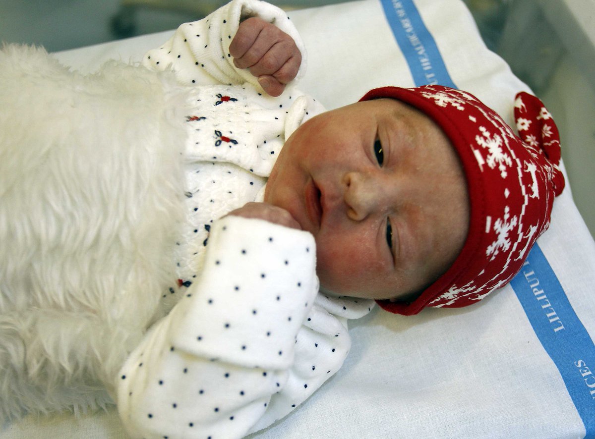 BelfastTrust's tweet photo. Massive Welcome to #Christmas babies at RVH today &amp; Thank You to our Staff https://t.co/73tntRBN9J #BelfastTrust https://t.co/SooN41msn3