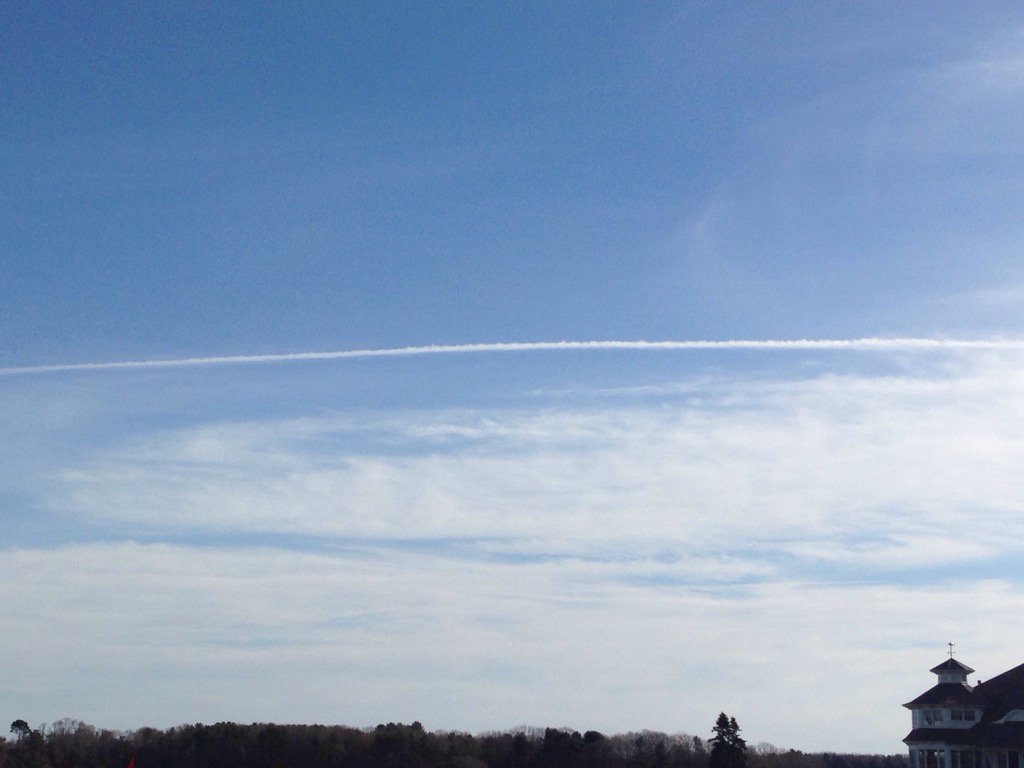 AutoBeGreen's tweet image. #GeoEngineering in the skies!  Look Up! @RIHouseofReps @SkyderALERT
