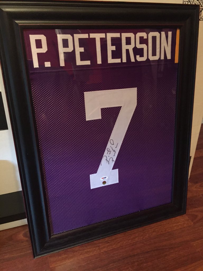 Brooks_Godbery's tweet image. Hey @RealPeterson21 look what my fiancé got me for Christmas! She's the real MVP. #LSUDBU #BirdGang #7era