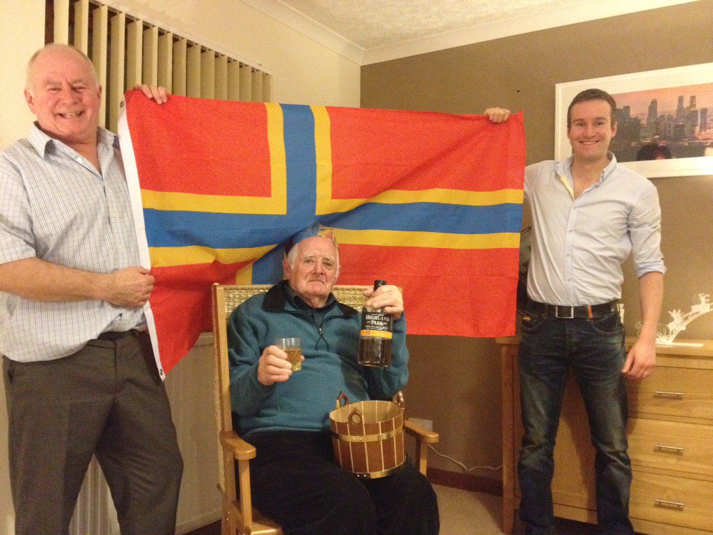 <a href="/allyrose8/">ally (chipper) rose❤</a> <a href="/AndrewRoss111/">Andrew Ross</a> <a href="/BBCHighlands/">BBC Highlands</a> <a href="/EdwynCollins/">Edwyn Collins</a> @latch1012 <a href="/mags/">Margaret Stewart</a> enjoying your Highland Park Magnus cheers !!