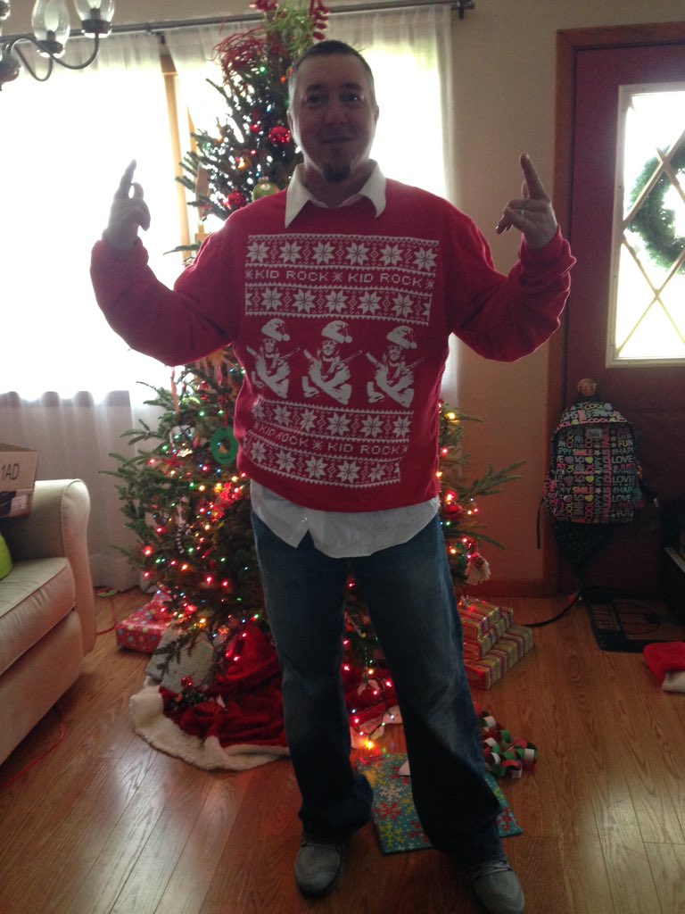Ackfarms's tweet photo. @KidRock @kevheadf @KariAckerman 
Merry Christmas!!! https://t.co/QwY4SFkYzq