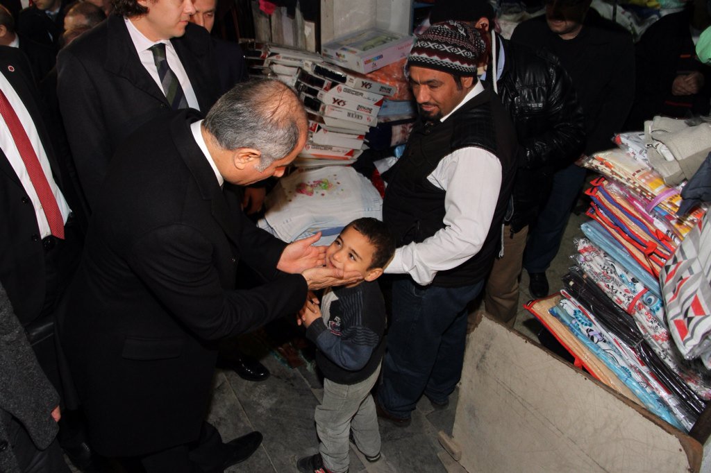 efkanala's tweet photo. Tarihin insanlarla konuştuğu şehir, 
Mardin'deyiz. 
Esnafımızı ziyaret ettik, vatandaşlarımızla sohbet ettik. https://t.co/9U7zQ2dFDe