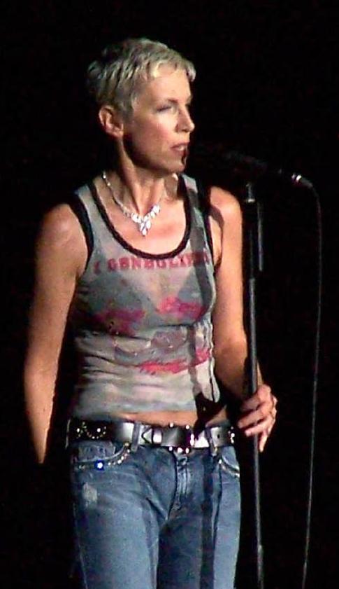 Happy 61st birthday, Annie Lennox. 