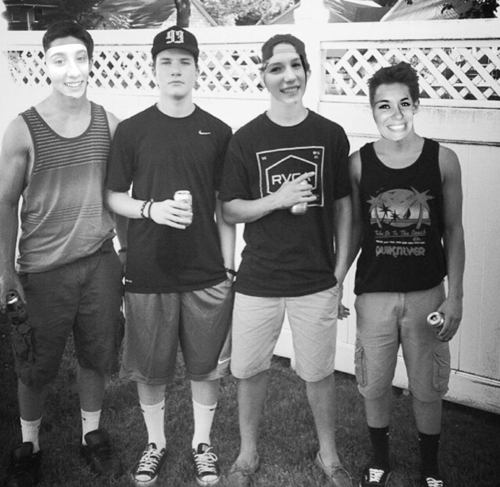 marissalevyy's tweet photo. hoping my boy has an amazing birthday love you💕💕 @sxcks_ https://t.co/K40gR3j2qr