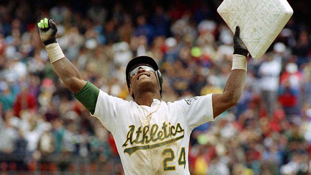 Happy 57th birthday to Hall of Famer Rickey Henderson. 
