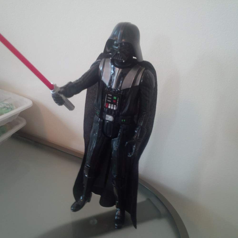 cervezahead's tweet image. #wimpiestDarthVaderEver! #zeroquality #soSad Cant even turn their heads!Please make it worth the $. @Hasbro