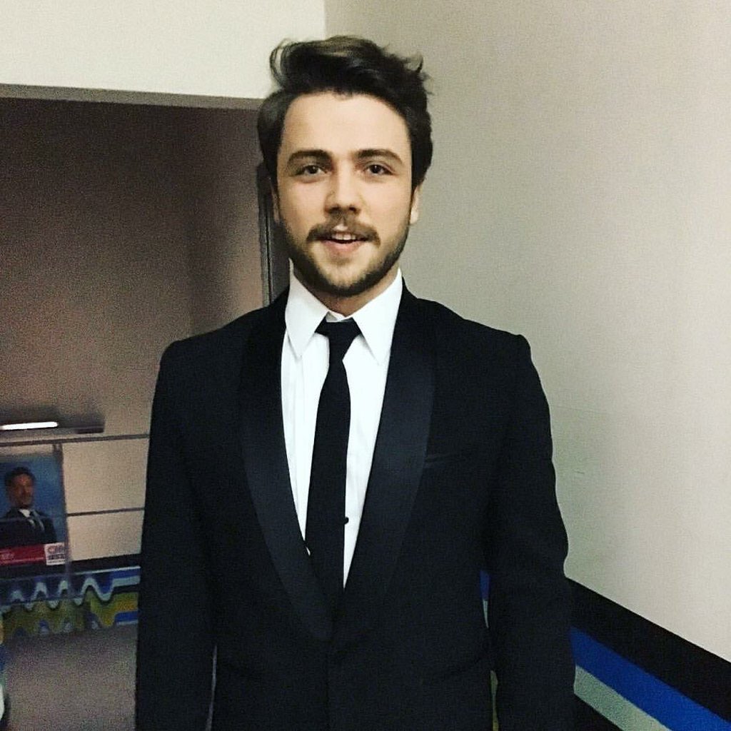 nightblue022's tweet photo. Siyahın #AlSel&amp;#HanTol tonu⚫️🔥 @HandeErcel @tolgasaritas https://t.co/kVTFLjkuGu
