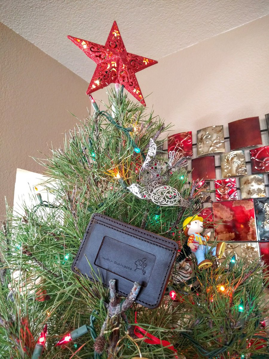 EricZimmerman74's tweet image. Merry Christmas! Love my new #saddlebackbags wallet! Before/after pics with #LeatherMilkBnA