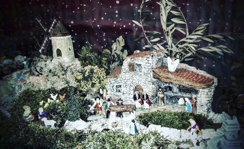 MarseilleEst's tweet photo. Joyeux noël à vous tous 👾❤️ https://t.co/8GREC57irQ
