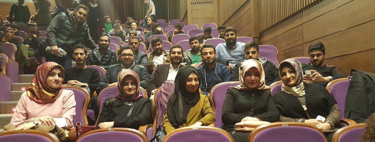 akgencavcilar's tweet photo. İlçe Gençlik Kolları olarak başkanımız @m_AKifergn 'in teşrifiyle birlikte tiyatro gösterimindeyiz.
@mecertas https://t.co/NsCqWuHz3t