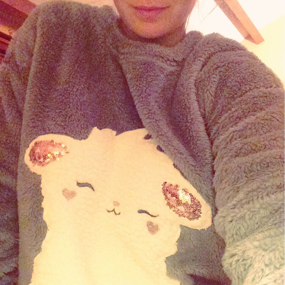 lelevzd's tweet image. Je ne suis que douceur #noël #toutdoux #grosdimanchessoirsenperspective @etam_france