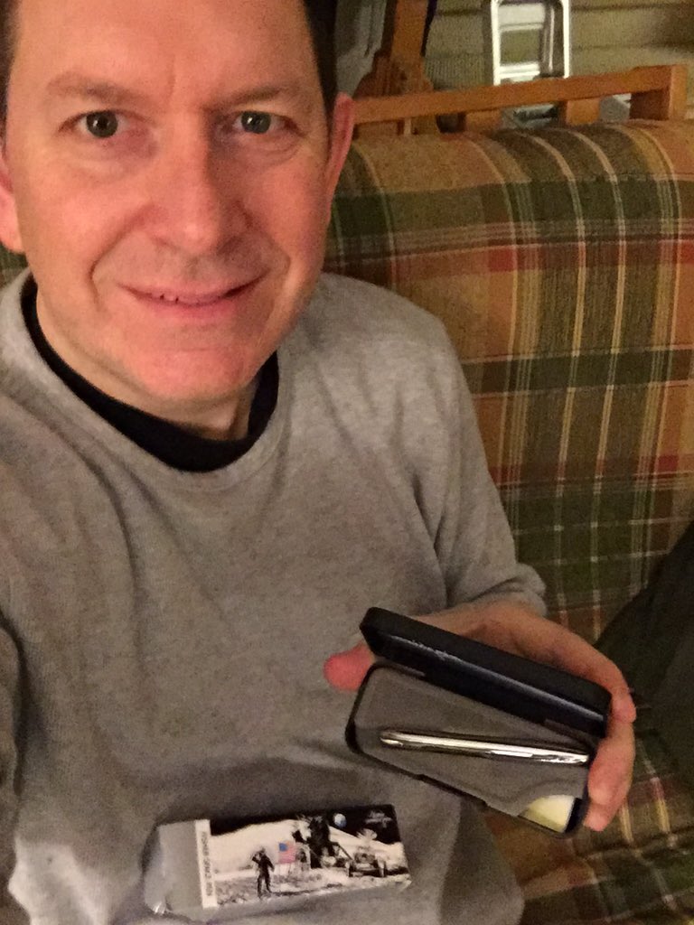 martinzwicker's tweet photo. @ReagsZed_749 LOVING the superfantastic Space Pen from my Fam-SecretSanta #writingupsidedown https://t.co/SzwMw4ZRZD