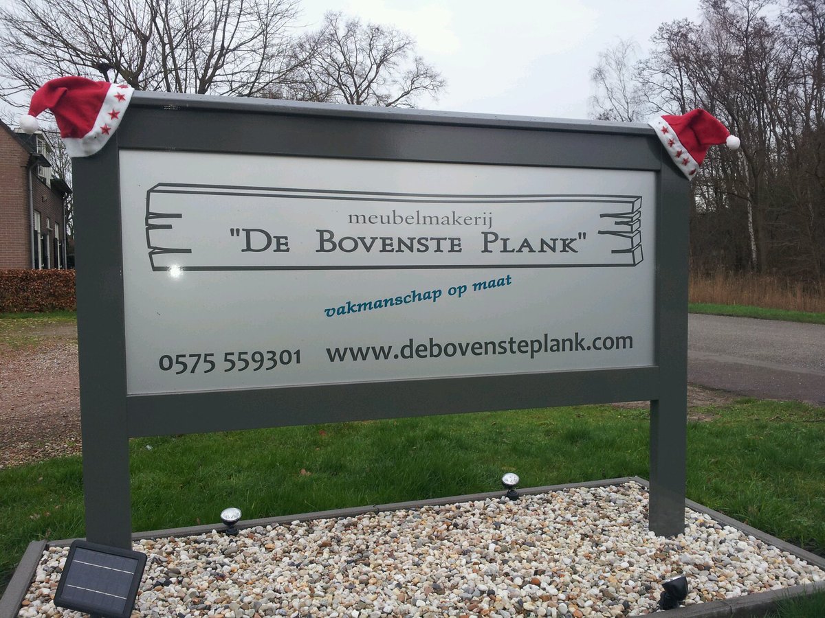 Wij wensen een ieder feestdagen van De Bovenste Plank.