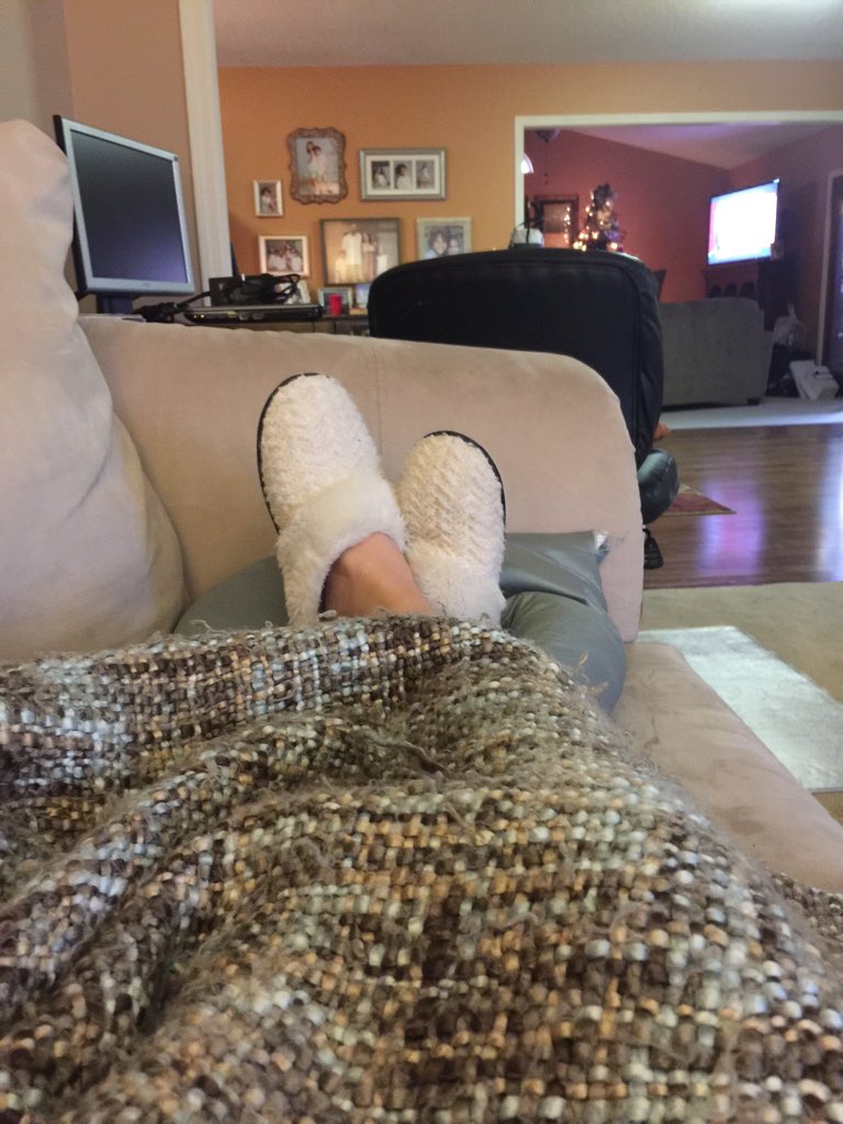 sherri_ky's tweet photo. Al I've done today. Merry Christmas 🎅🏻🎅🏻🎅🏻 #Johnsonpartyof3 https://t.co/kiKw7deXqV