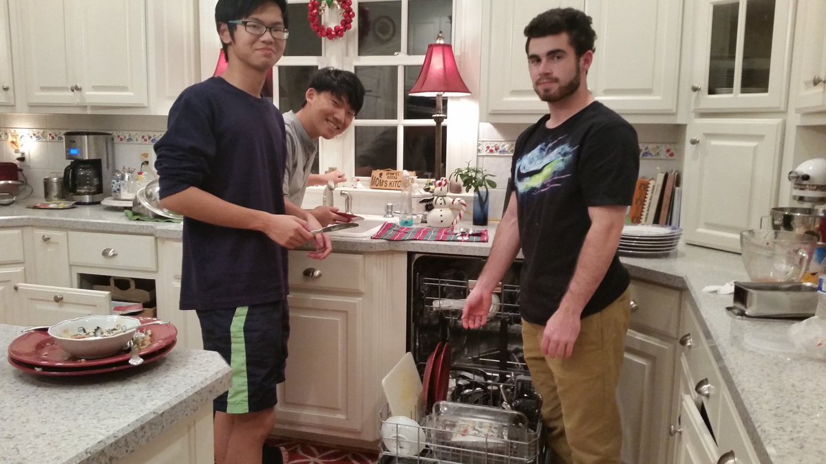 mom2wpg's tweet photo. Christmas Kitchen Cleanup - from my boys-#gottaloveum https://t.co/qIi56PtjV5