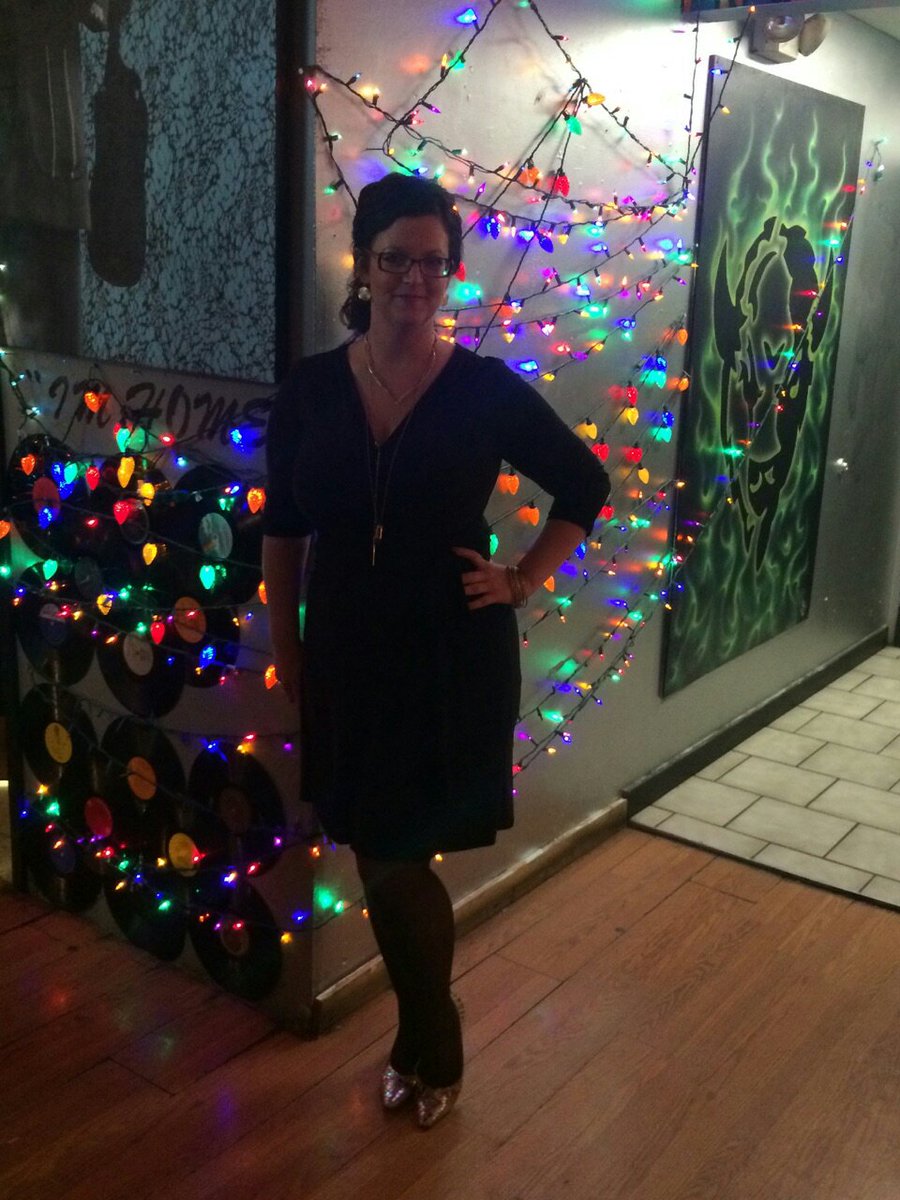 KBrienzoWood's tweet photo. Merry Christmas on this #StitchFixFriday! Black faux wrap dress fits like a glove! 
🎅💃🌲🎄🎁 https://t.co/JnI9LqwMLF