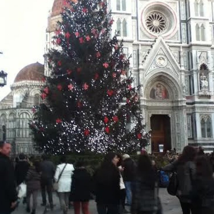 Walks's tweet photo. Beautiful memories: Christmas in #Tuscany https://t.co/c80W7JNcOY via @HuffingtonPost #Italy https://t.co/fxinGxTthx