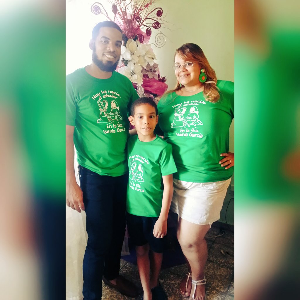 AnaIsenia's tweet photo. Feliz Navidad https://t.co/1eNRUMLtlS