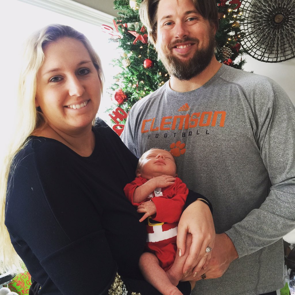 KMHSVolleyball's tweet photo. Merry Christmas volleyball family!! Bentley looks forward to meeting you all in 2016🏐🏐🏐 -Coach P https://t.co/dXe0Ua2psf