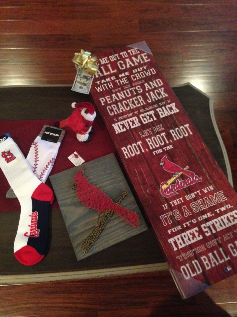 SMillerCardsFan's tweet photo. @BirdsOnTheBat13 @sjshell225 A @Cardinals Christmas in Alabama https://t.co/SmJBMYYpdC