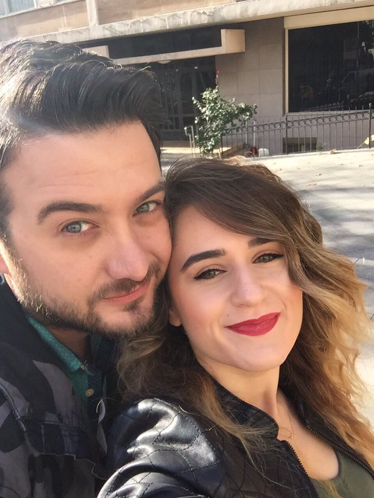 Ayyy! Bir rahat yok!
O kadar çok hayranım var ki...