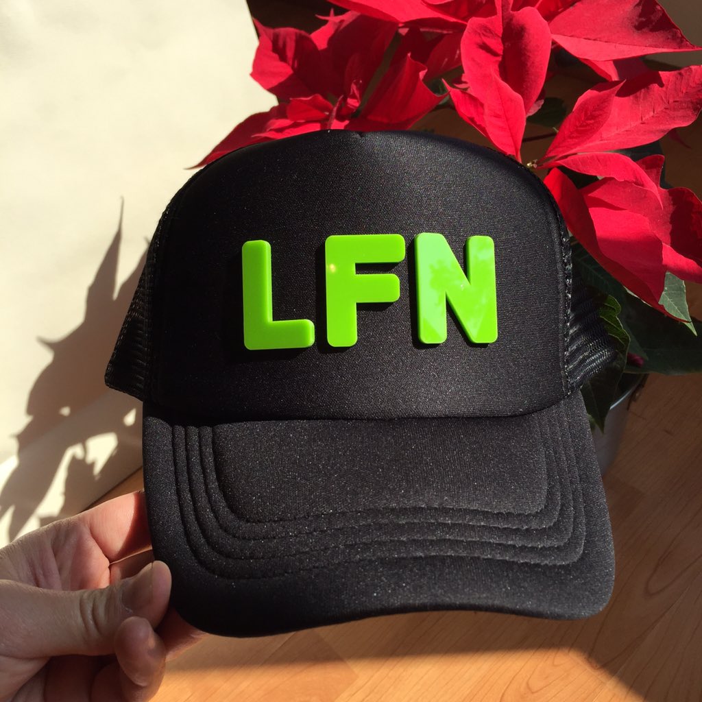 latinfashionews's tweet photo. WOW @palabrota_ #MiRegaloFue #navidad #LFNews 🎁🎁🎁🎁🎁🎁🎁🎁🎁🎁 https://t.co/nisS6khngb