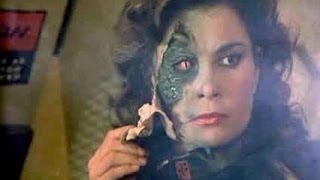 lootcrate's tweet photo. From #V to #BSG, many cool #INVASION tales in Scifi TV! Any other favorites? #JanuaryTheme https://t.co/SueayG98wR https://t.co/0hvDLW8iFZ
