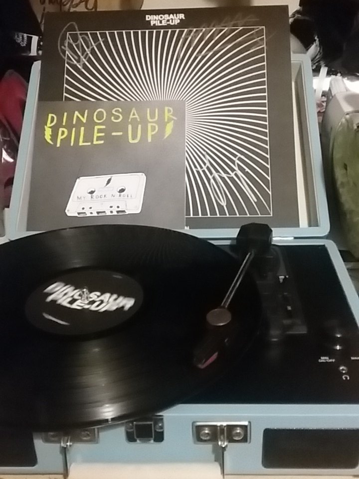 kimclarke97's tweet photo. @DINOSAURPILEUP fave christmas presents this year ayy #Leedsfam keep making great music guys! https://t.co/wZRimMLdXs