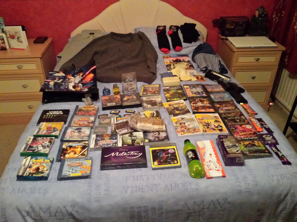 The Christmas/Xmas/Hannukah/Saturnalia/BUY OUR STUFF Season - Page 6 CXGVpMCWsAA7F_J