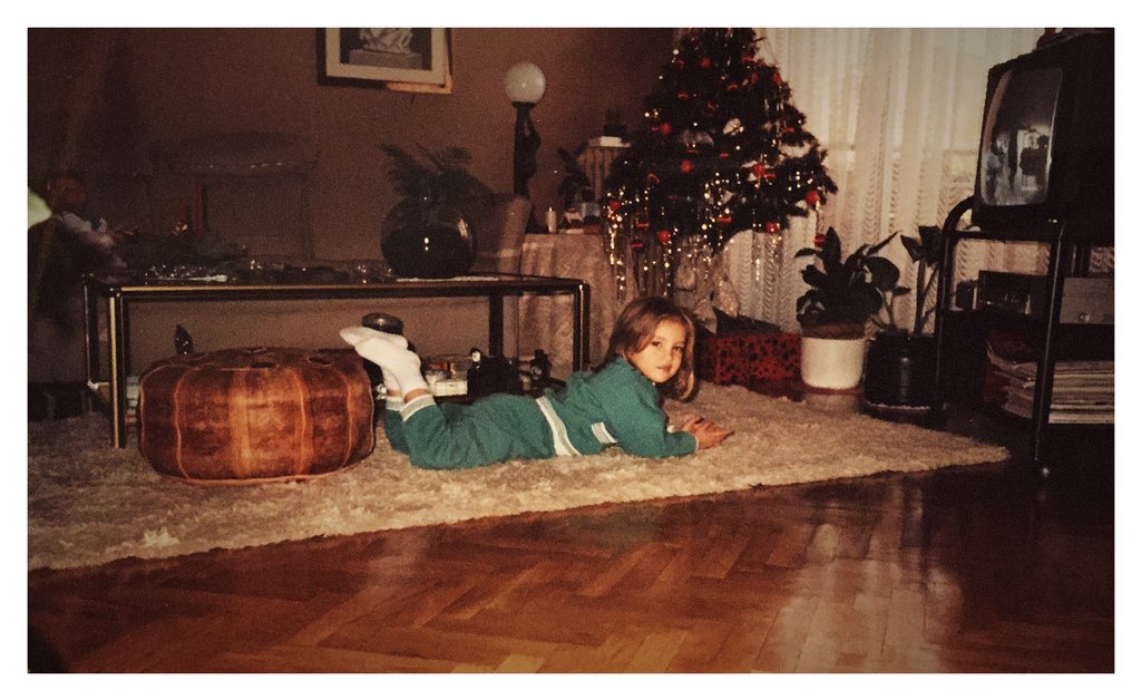 mariavalverde's tweet photo. ¡Feliz Navidad!
Merry Christmas!!  
❤️❤️❤️❤️❤️ https://t.co/d42tlQaPub