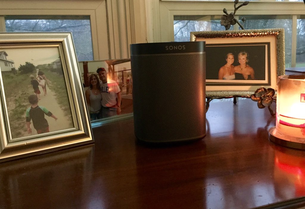 lesroc's tweet photo. Happy, happy Christmas surprise! #sonos 🎄👏🏻🎄 https://t.co/XUAgwJUPpo