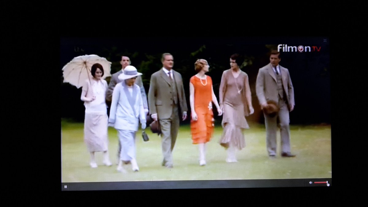 EmElle90's tweet photo. The last of all... @DowntonAbbey #DowntonAbbey #christmasspecial #lastepisode #sad #cantdoit #ithinkimgonnacry https://t.co/jdh75vygCv