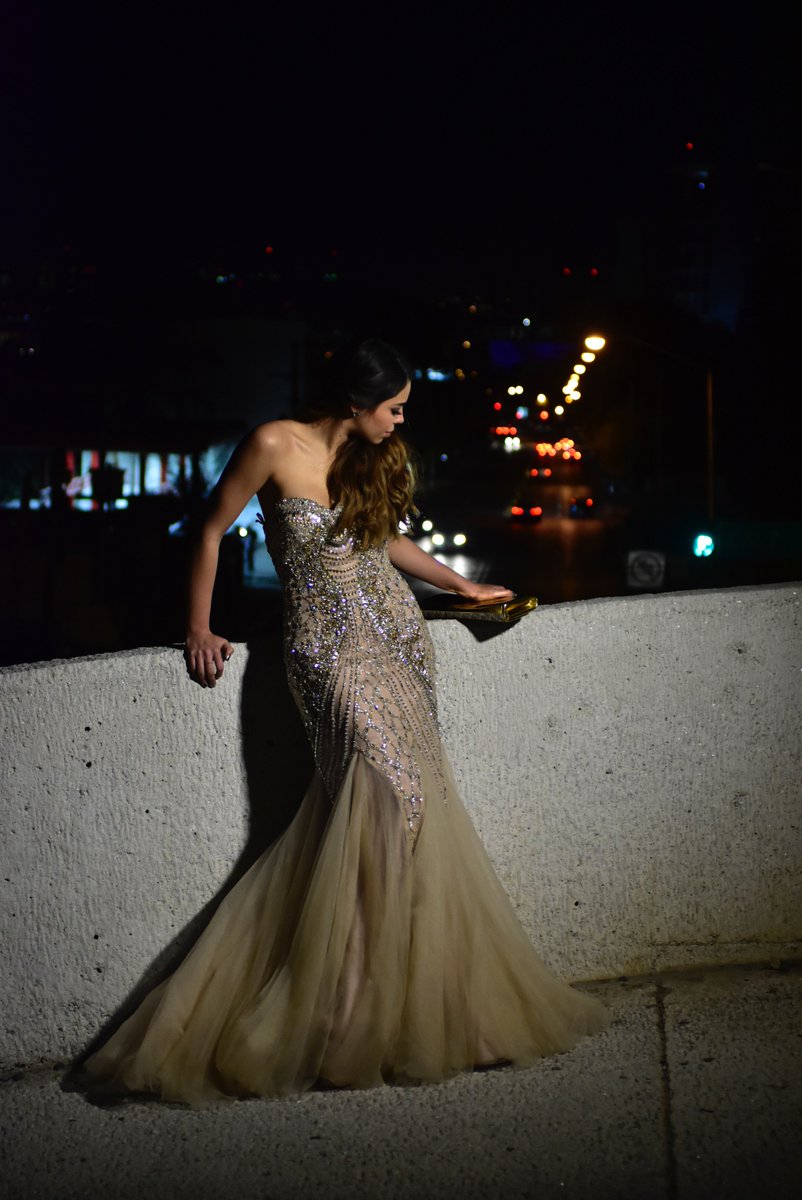 stylistmafer's tweet photo. Ya casi es año nuevo!!!!! Ya sabes que te vas a poner? #TimeToGlamUp https://t.co/b4vjMVIYCu