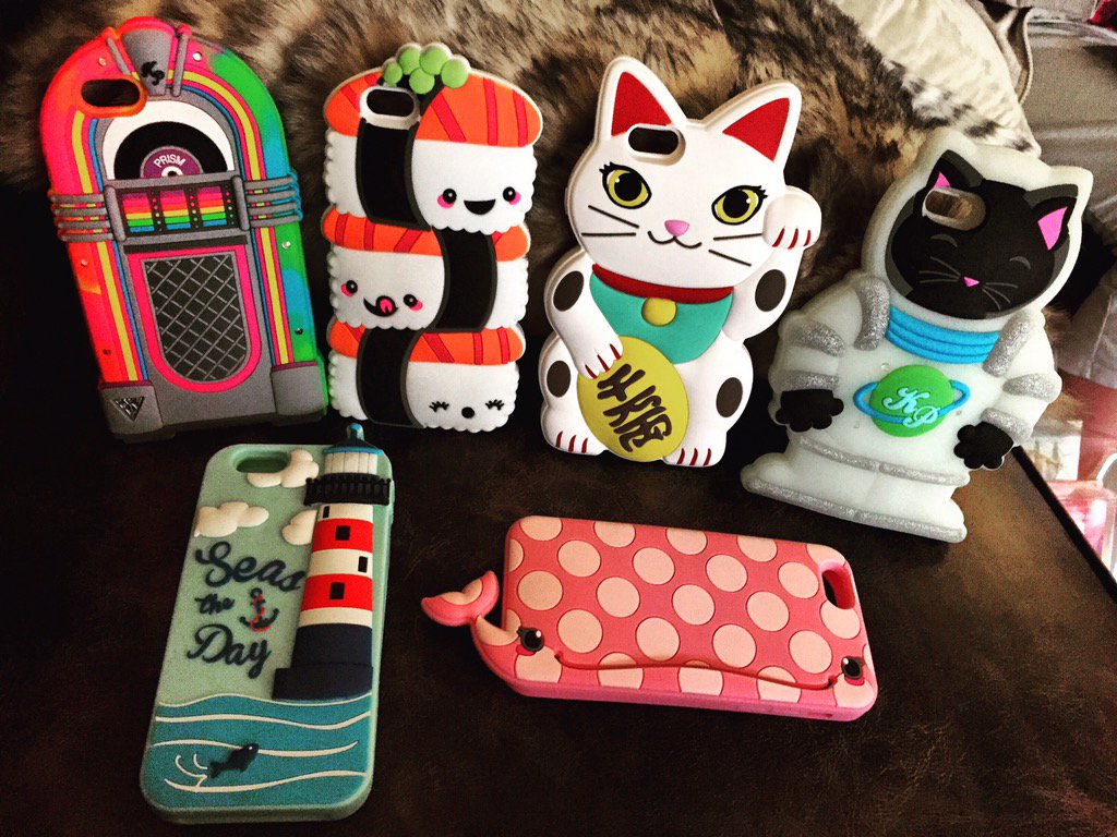 KeeshaMcCue's tweet photo. The way to my heart?Goofy and immature silicone phone cases.I know.....so high maintenance.#phoneswag #accessorize https://t.co/TahMC1rwLy