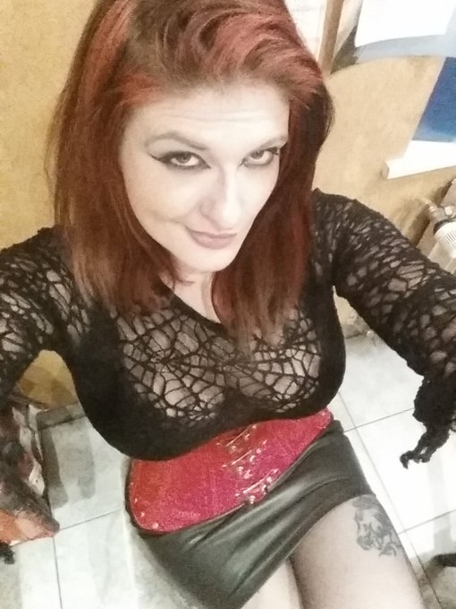 Good evening... #vinyle #leather #kiss #fetish https://t.co/aqpxdtEwHc<a href="/tag/vinyle"class="tags">#vinyle</a><a href="/tag/leather"class="tags">#leather</a><a href="/tag/kiss"class="tags">#kiss</a><a href="/tag/fetish"class="tags">#fetish</a>