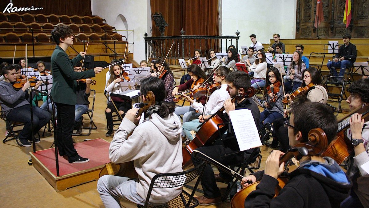 tiopetos's tweet photo. ESTAMPAS DE #Úbeda: Nace la Orquesta Sinfónica de Úbeda. Presentación, este sábado en el auditorio. 20:30. Suerte!!! https://t.co/5tD771Ays3