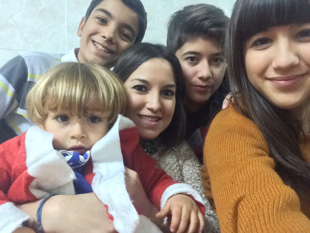 AngeeSnuuk's tweet photo. Feliz Navidad de la familia López. https://t.co/z6xBGzxJdE