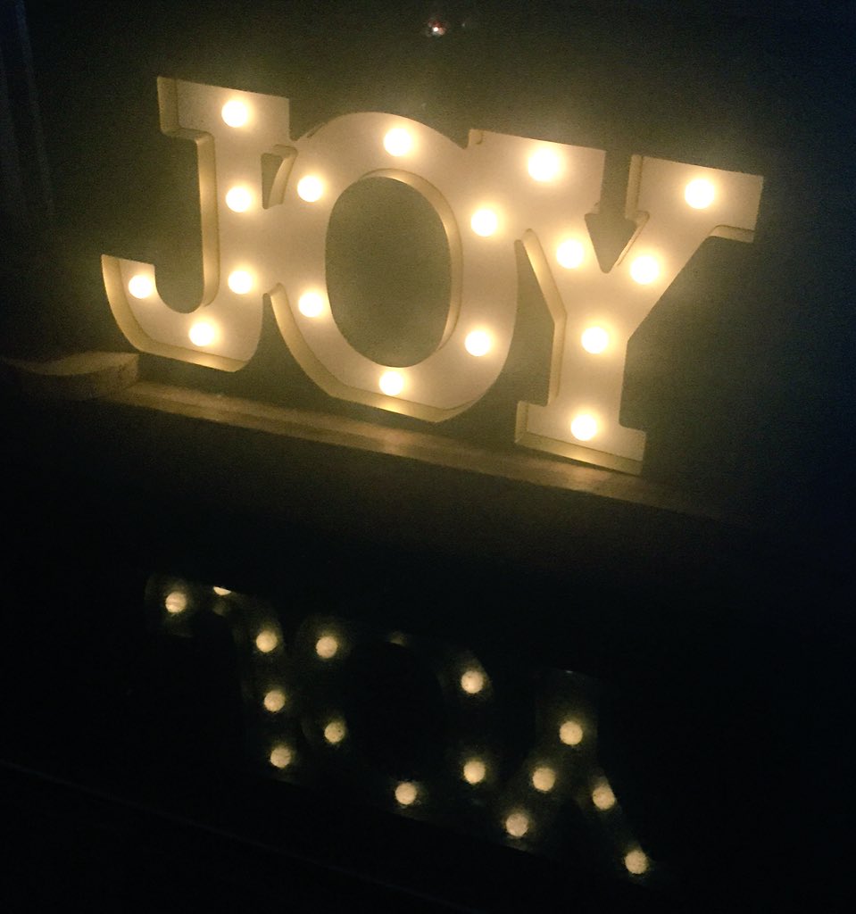 ExploringPaths's tweet photo. JOY & love to you & your fam this holiday season✨✨✨ #joy #cycling #exploringpaths #getoutandride #letsmove #youth https://t.co/4YPTTJckNj