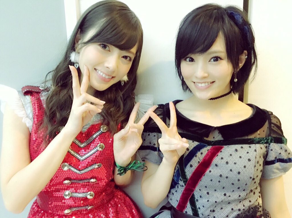 山本彩がtwitterで白石麻衣との2ショットを公開 ファンは歓喜 ライブドアニュース
