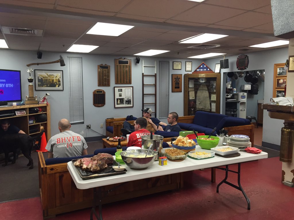 BHVFD14's tweet image. Thanks to @RRW11 and the Mrs. for cooking our Christmas Feast.